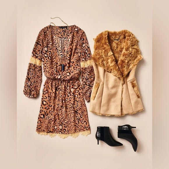 WHBM Leopard Print Blouson Dress. - Picture 3 of 9
